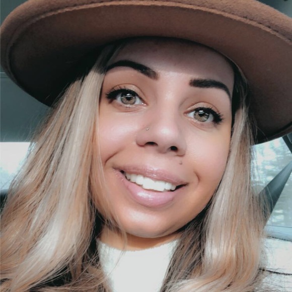 Meet your Posher, Noellie - Picture 3 of 3